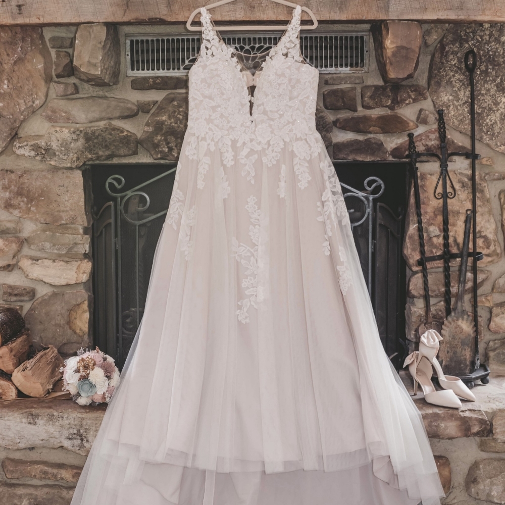 Wedding dress Oleg Cassini illusion plunge champagne